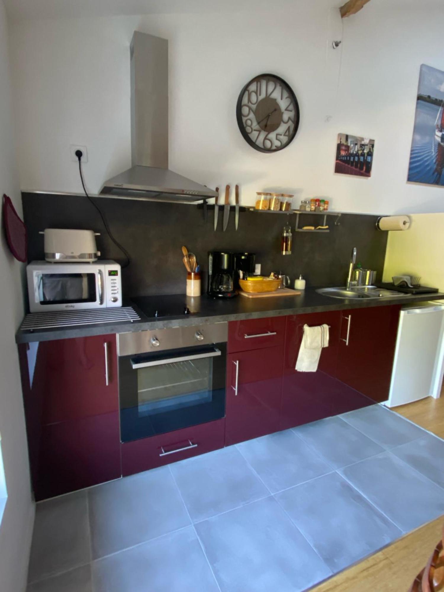 Confortable T2 De 50 M2 Avec Parking Prive Bruges Exterior photo